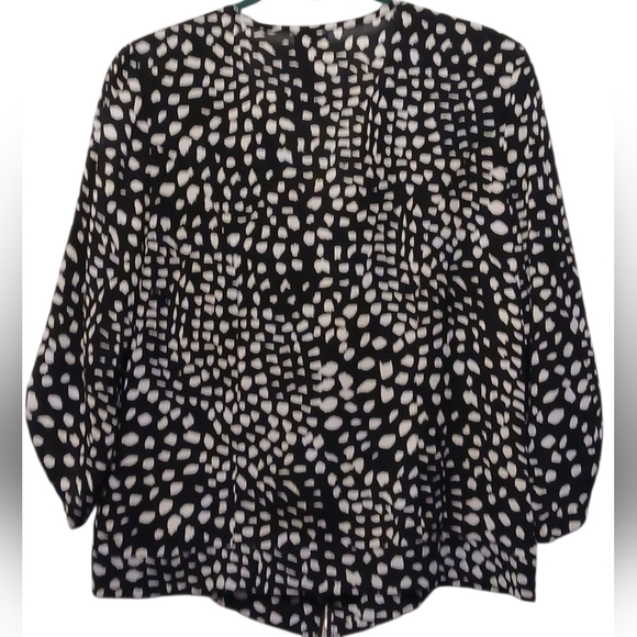 Chico's -NWOT, Black & White Zippered Jacket, Zipper Material Going Down Sleeves - Picture 3 of 10